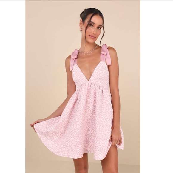 Lulus Dresses & Skirts - NWT Lulu's Pink Jacquard Floral Tie-Strap Mini Dress